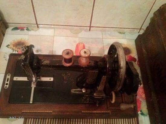 De vanzare masina cusut kohler  520€...