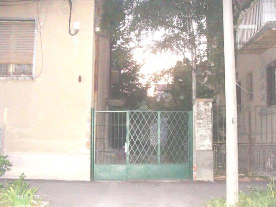 Inchiriez garaj ultracentral,   Medicina-Prefectura,   ideal depozit