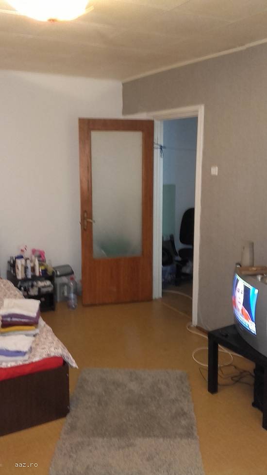 proprietar vand apartament 2 camere decomandat