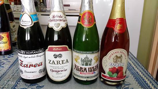 Sticle de vin foarte vechi,  de colectie