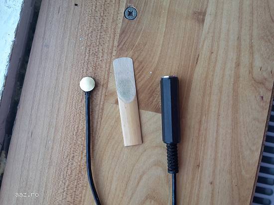 Doza microfon saxofon,  doza saxofon,  clarinet,  vioara