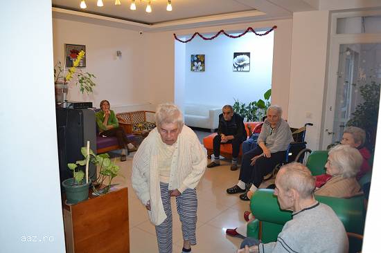 Camin pentru varstnici angajeaza infirmiere.