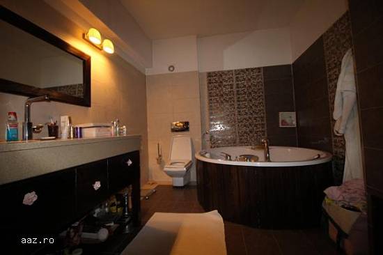 VANZARE APARTAMENT LUX 3 CAMERE CENTRAL