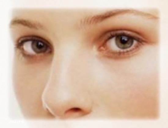 CREMA CONTUR OCHI CU ULEI DE MIGDALE SI ULEI DE TRANDAFIR VIENNA DR. TEMT