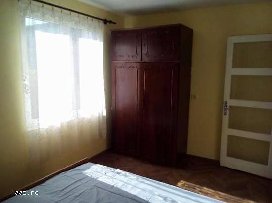 Inchiriere apartament 2 camere,   decomandat - Centru