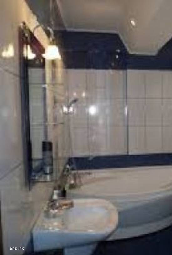 Apartament 3 camere metrou Eroii Revolutiei