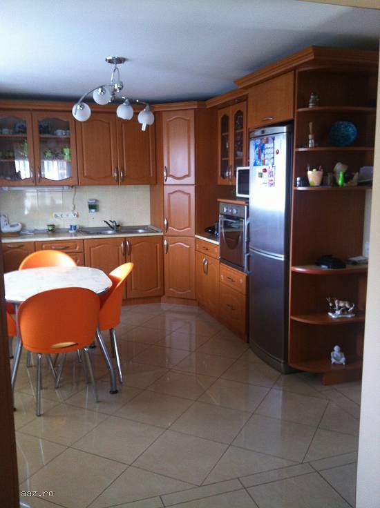 CASA DE VANZARE
