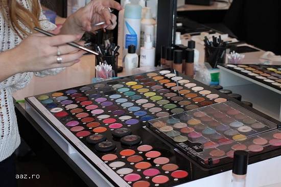 Curs Acreditat de Initiere in Make-up