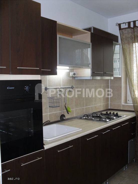 Vanzare apartament decomandat,  Titulescu