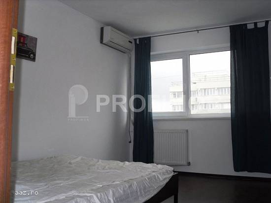 Vanzare apartament decomandat,  Titulescu