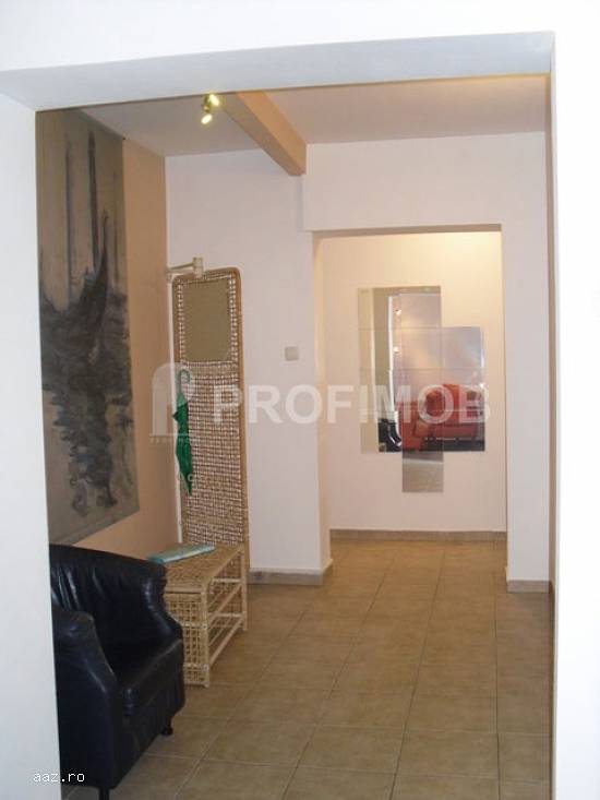 Vanzare apartament decomandat,  Titulescu