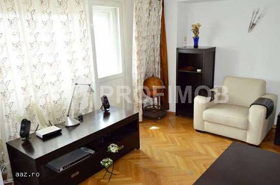 Vanzare apartament 3 camere Mihalache,  mobilat