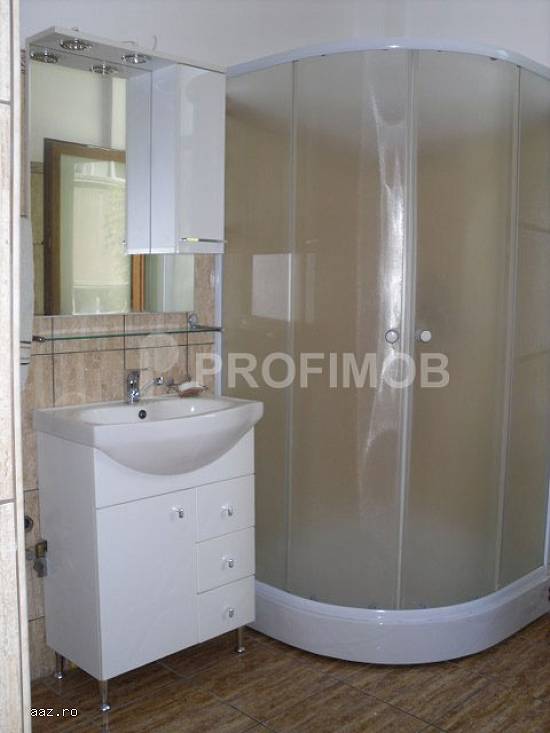 Apartament in vila,  Mihalache,  curte proprie