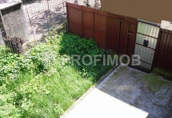 Apartament in vila,  Mihalache,  curte proprie