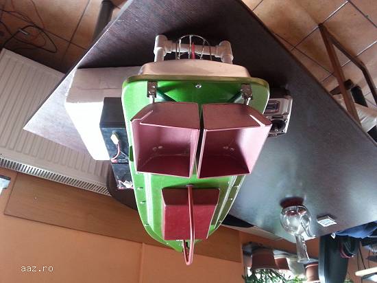 Barcuta de plantat pentru pescuit