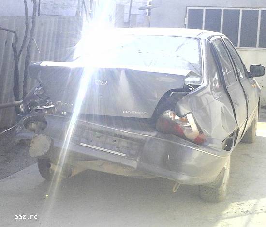 Vand Daewoo Cielo Executive avariat