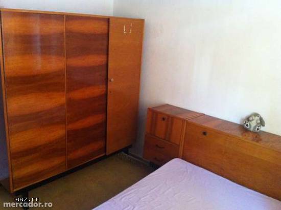 Caut partener de locuit in ap. 2 cam. INCHIRIAT