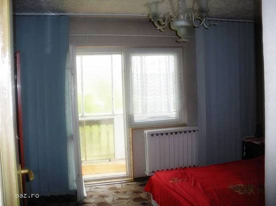 Vand apartament mobilat