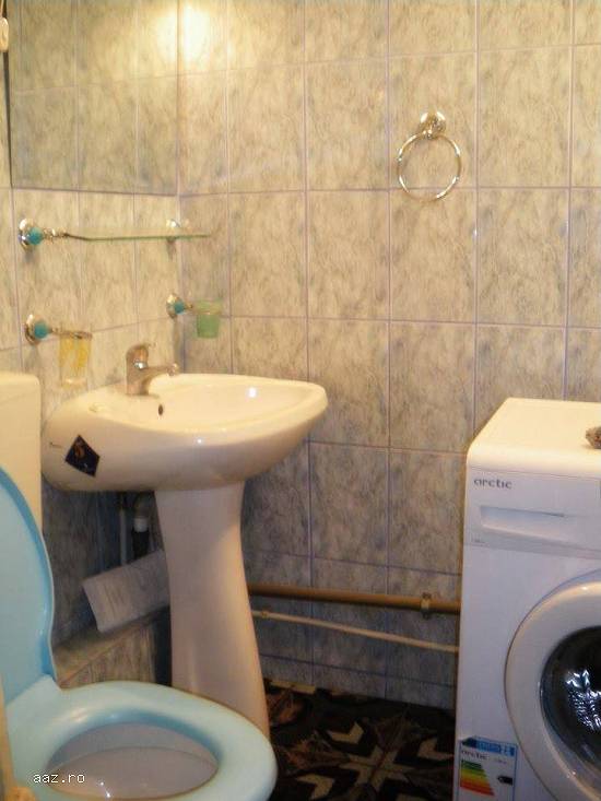 Vand apartament mobilat
