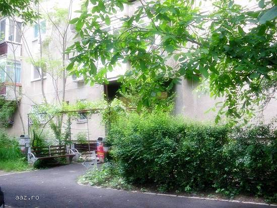 Vand apartament mobilat