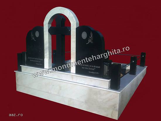 Monument funerar cruci granit