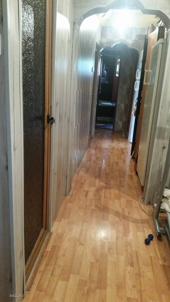 Vand Apartament 3 camere