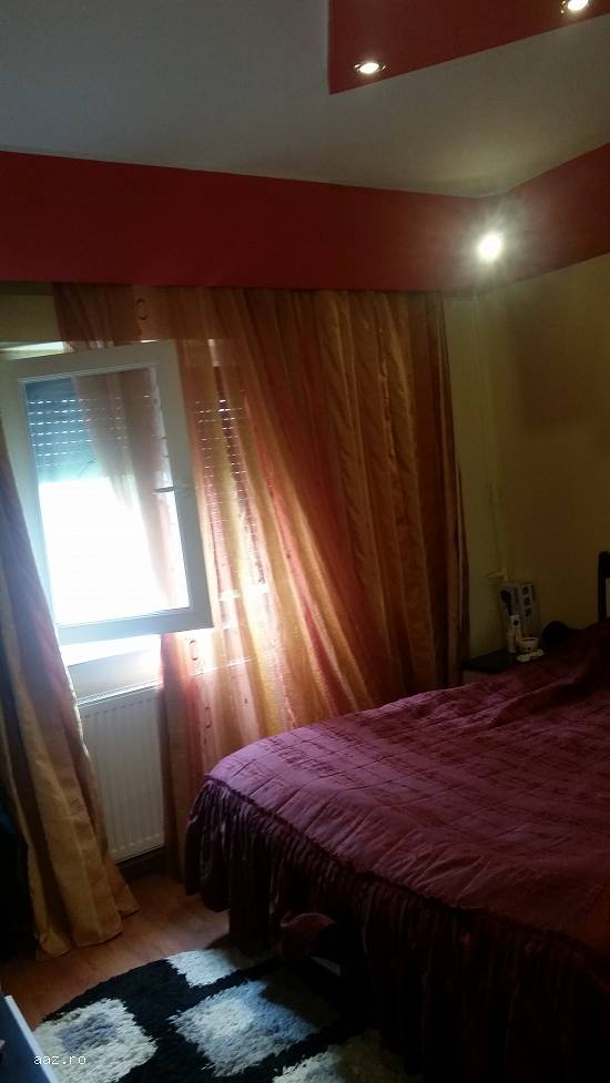 Vand Apartament 3 camere
