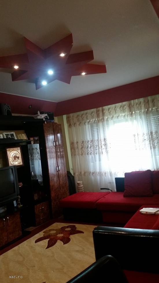 Vand Apartament 3 camere