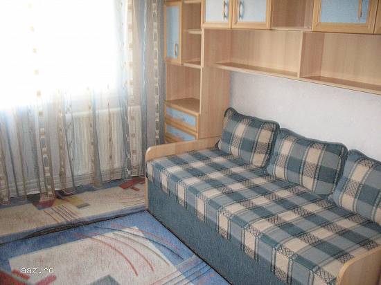 INCHIRIEM APARTAMENT CU 3 CAMERE ZONA RAHOVA