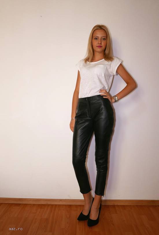 Pantaloni stretch din piele naturala