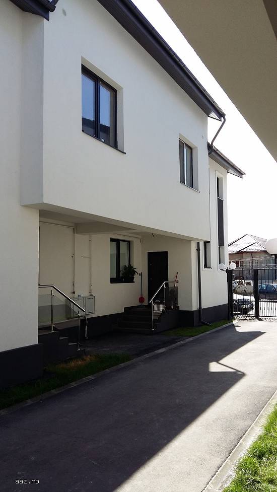 Case in duplex Militari Apusului