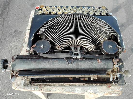 Masina de scris de colectie