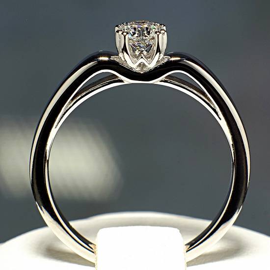Inel de logodna din aur cu diamant 122278