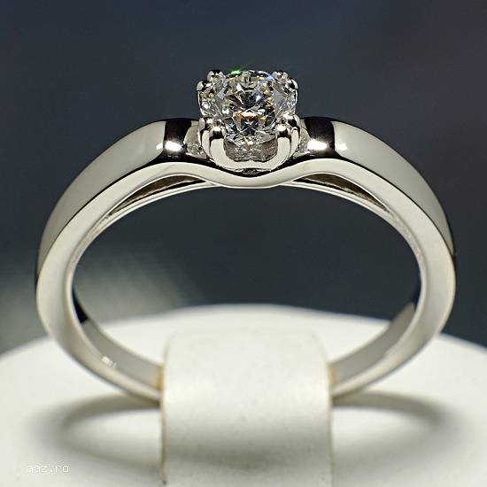 Inel de logodna din aur cu diamant 122278