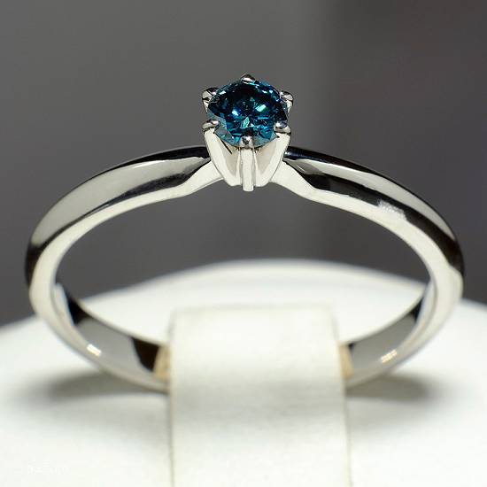 Inel de logodna din aur cu diamant albastru 009DB