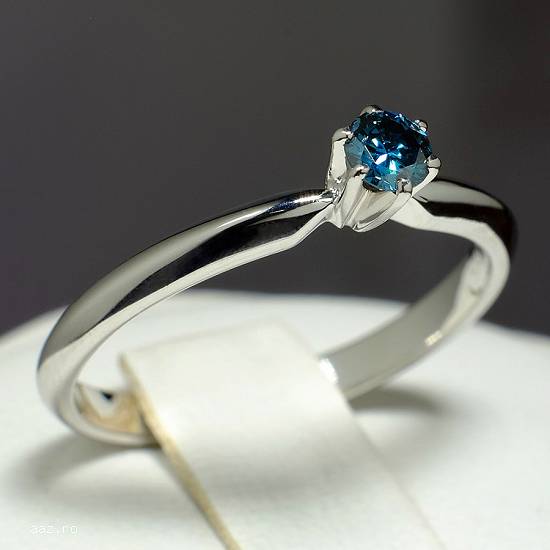 Inel de logodna din aur cu diamant albastru 009DB