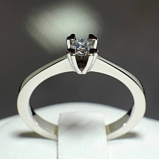 Inel de logodna din aur cu diamant 513