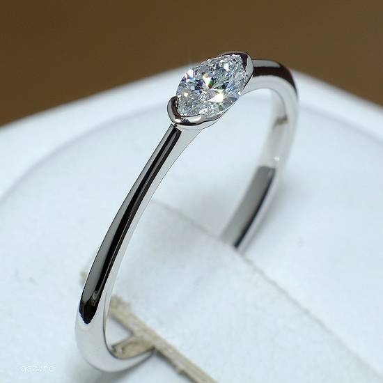 Inel de logodna din aur cu diamant marquise 575DIMA