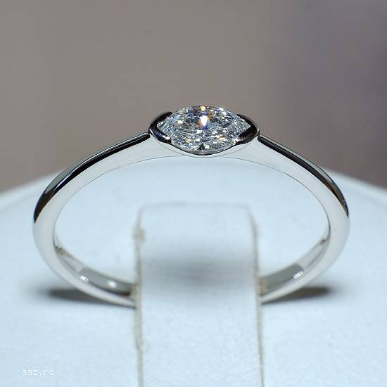 Inel de logodna din aur cu diamant marquise 575DIMA