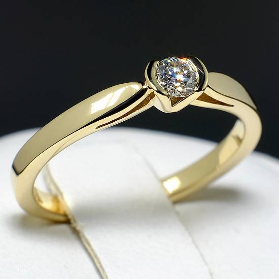 Inel de logodna din aur cu diamant 114