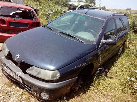 Dezmembrez Renault Laguna 1.6 benzina 16V