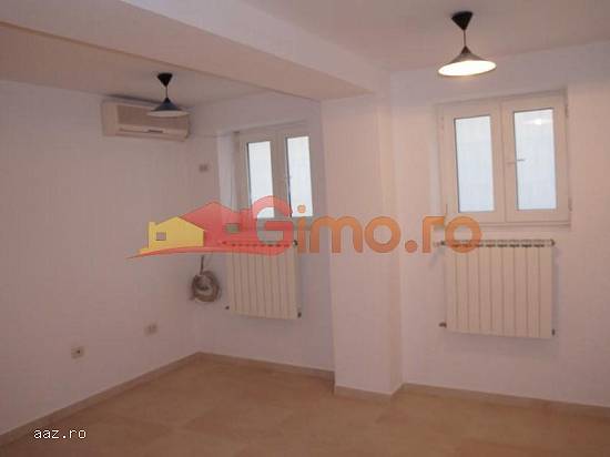 Apartament de vanzare 3 camere,  zona Perla,  Romana