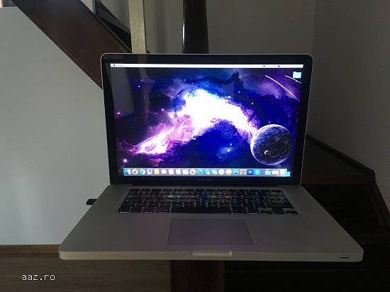 MacBook Pro 15-inch,  Early 2011 i7 500 GB + mouse Apple !