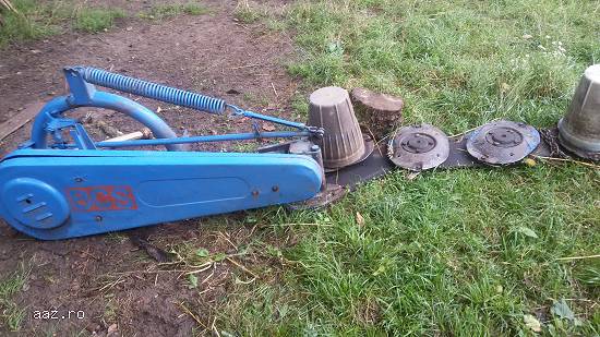 vand tractor cu utilaje