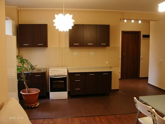 Vand apartament 3 camere Crangasi - maternitate