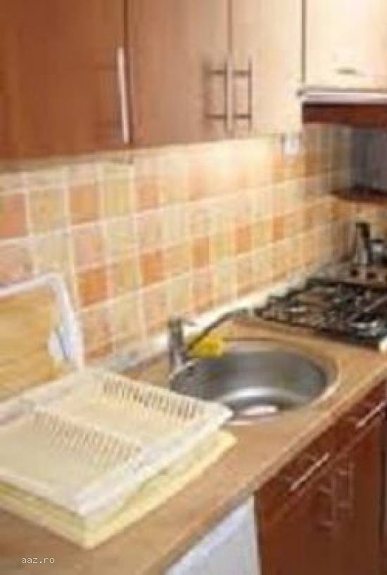 Ap 3 camere conf 1 decomandat metrou Ap Patriei