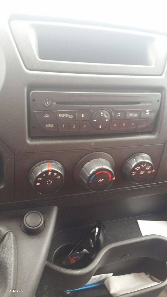 Vand Renault Master 2012  cu remorca amenajate pt transport animale