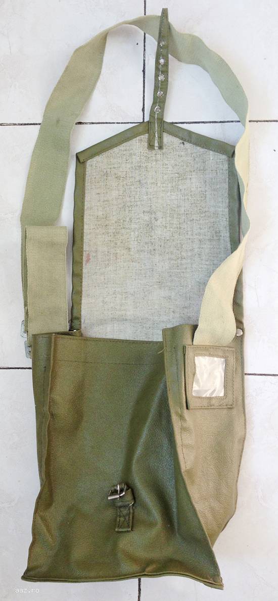 Geanta de imitatie piele de culoare verde kaki.
