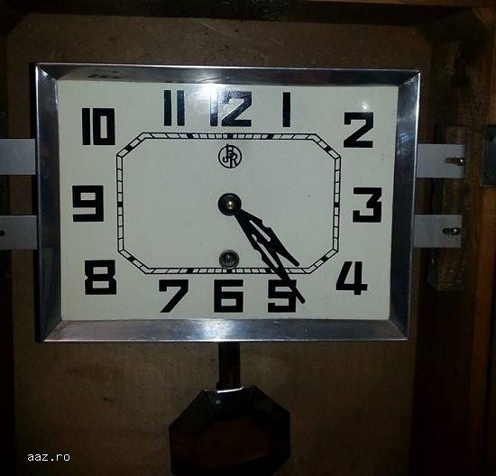 Ceas antic cu pendul din anii 1930 ER001