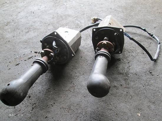 Joystick-uri de excavator Akerman